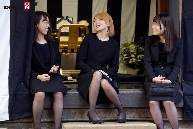 法事で7年ぶりに再会した同級生たちに酔わされ輪●された金髪喪服ギャル サンプル画像 3