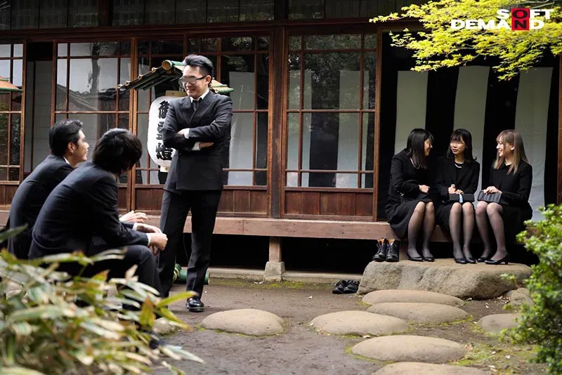 法事で7年ぶりに再会した同級生たちに酔わされ輪●された金髪喪服ギャル かんな 22歳 サンプル画像 2