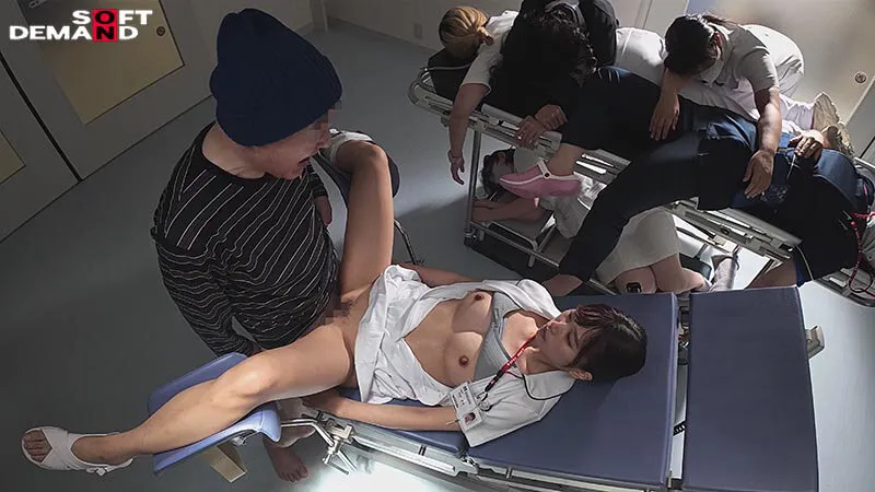 【特典版】時間を止められる男は実在した！～死の淵から帰って来た男 白衣の天使にお礼の種付けファック 病院占拠SP～ サンプル画像 7