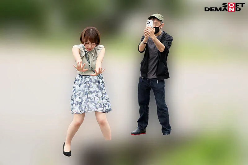 時間を止められる女は実在した！ 真面目すぎる地味OLはくっさいチ×ポが大好きだった！特殊性癖ザーメン搾取後、おしっこマーキング！編 宍戸里帆 サンプル画像 3