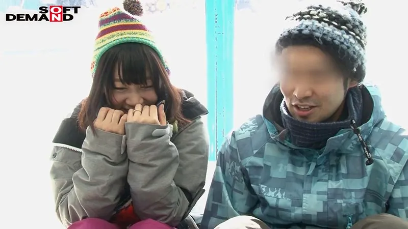 「カップル限定」マジックミラー号の中で、自慢の彼女を「寝とって」真正中出し！ アイコさん（24）病院受付 サンプル画像 2