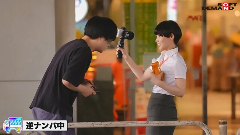 グッズ事業部 柴崎はる マジックミラー号に初めてのドキドキ乗車！リモバイをいれて、マン汁ダラダラで誘惑して逆ナンパ成功！？ サンプル画像 5