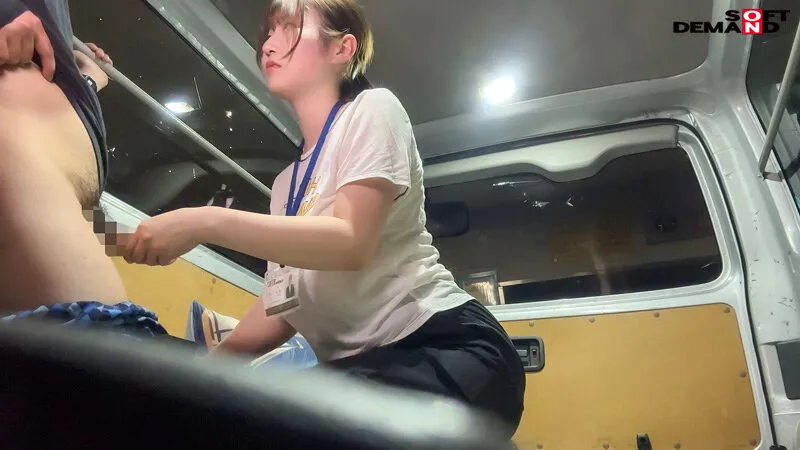 演出部 入社1年目 水谷いずみ（21）出演している女子社員に憧れて入社を決意した飾らない性格の新卒AD 脱がせてみたらおっぱいが綺麗すぎて即撮影決定！憧れだった！？ 初AV出演！ サンプル画像 8