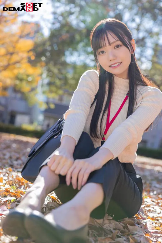 宣伝部 松永あかり 2度目のAV出演 はじめて尽くしの5日間に密着！ こっそり露出 主観フェラ ローションプレイ 玩具オナニー 3P サンプル画像 2