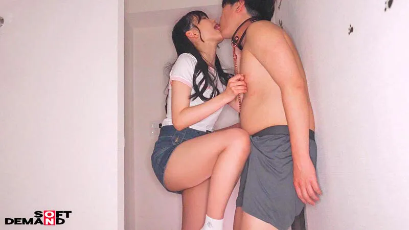 【ご報告】ただのOLで大変恐縮ですが、清楚系ビッチへ転身いたしました！育ちが良いOLがドM男性をイジメてマ×コを濡らした記録。宣伝部 松永あかり サンプル画像 15