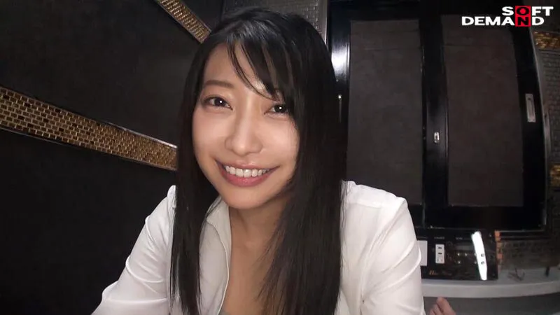 平日の昼間から恐縮ですが、乾杯からの挿入に至りました。in 新宿のラブホ 秘書 守屋よしの サンプル画像 13