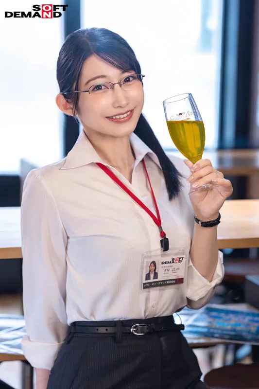 平日の昼間から恐縮ですが、乾杯からの挿入に至りました。in 新宿のラブホ 秘書 守屋よしの サンプル画像 17