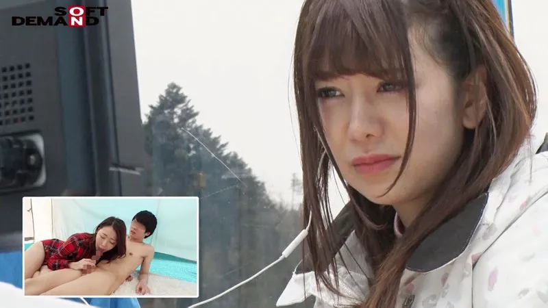 マジックミラー号 ゲレンデに来ていた幸せいっぱい新婚カップルナンパ！旦那が目の前で浮気！その様子を見て悲しんでいる奥さんを口説き、旦那までミラー越し30cmの距離で寝取って声を押し殺せないほどイカせる！ サンプル画像 10