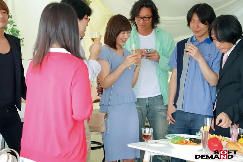 観客は●校時代の同級生 逆転マジックミラー号「素人娘たちの大胆SEXを生で見たくないですか？」大人数に見られているとは知らずに激イキ姿を大胆に披露！パート4 掟破りの同窓会編 サンプル画像 13