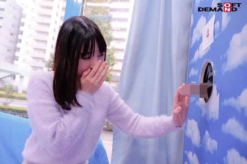 大学生カップル限定 マジックミラー号 彼女さん！彼氏のチ○ポはど～れだ？当てられなけりゃ NTR サンプル画像 16