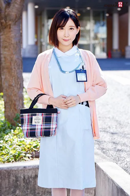 マジックミラー号 「童貞くんのオナニーのお手伝いしてくれませんか…」お昼休憩中のたわわなおっぱいを持つ白衣の巨乳ナースが赤面しつつも童貞くんを筆おろし！ サンプル画像 6