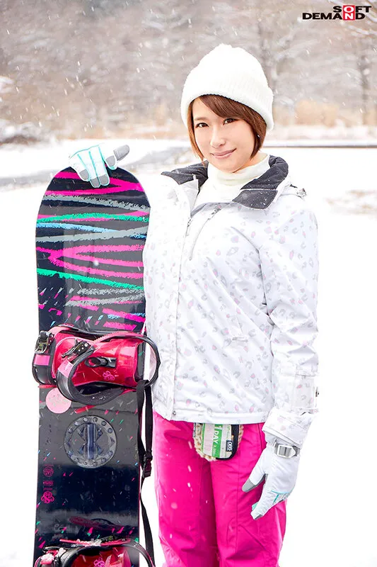 【マジックミラー号25周年記念作品】 海水浴場で見つけた夏休み中の友達同士の男女が「素股マッサージ」体験 初めて触れ合うチ○ポとマ○コは火が付いて、そのまま生挿入中出し！6名＋8名の総集編付き2枚組8時間 サンプル画像 11