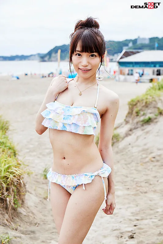 【マジックミラー号25周年記念作品】 海水浴場で見つけた夏休み中の友達同士の男女が「素股マッサージ」体験 初めて触れ合うチ○ポとマ○コは火が付いて、そのまま生挿入中出し！6名＋8名の総集編付き2枚組8時間 サンプル画像 13