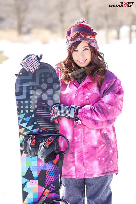 【マジックミラー号25周年記念作品】 海水浴場で見つけた夏休み中の友達同士の男女が「素股マッサージ」体験 初めて触れ合うチ○ポとマ○コは火が付いて、そのまま生挿入中出し！6名＋8名の総集編付き2枚組8時間 サンプル画像 9