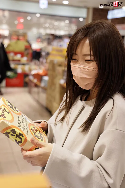 「37歳子持ちでもAVに出られますか？」アラフォーとは思えぬ奇跡の美貌と美くびれボディ 亜莉紗さんAV初出演【マジックミラー号25周年記念 シンデレラオーディション準グランプリ】 サンプル画像 11