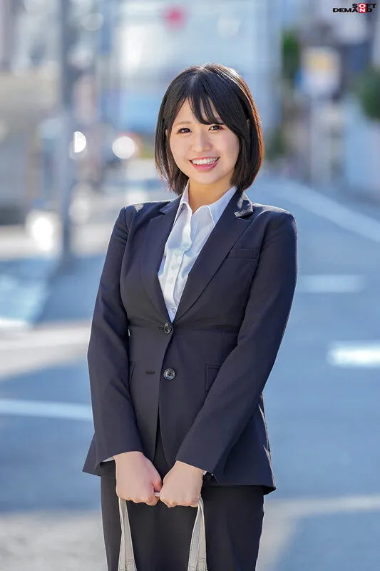 マジックミラー号 新社会人OLさん入社祝い応援企画 新導入アイテム「お助けシール」で局部を隠すと逆に恥ずかしさ倍増！赤面羞恥野球拳対決！桜色の美乳OL 5名収録！ サンプル画像 13