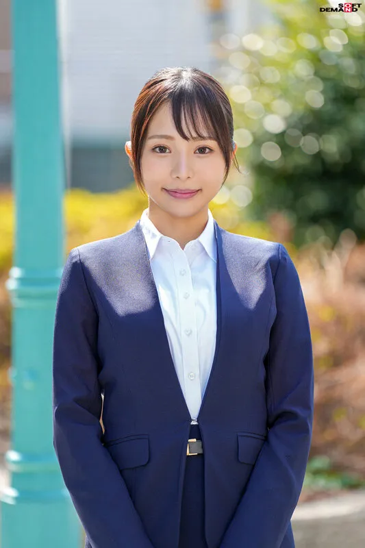 マジックミラー号 新社会人OLさん入社祝い応援企画 新導入アイテム「お助けシール」で局部を隠すと逆に恥ずかしさ倍増！赤面羞恥野球拳対決！桜色の美乳OL 5名収録！ サンプル画像 5