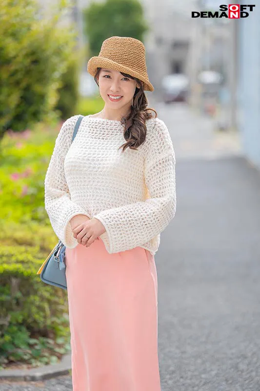 マジックミラー号 「性欲が抑えられなくて困っている男性の悩みを聞いてくれませんか？」セックスレスな人妻に18cmのギン勃ちペニスを見せつけて膣穴を濡れ濡れにさせて恍惚ナマSEX サンプル画像 17