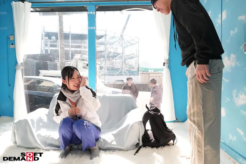 マジックミラー号 優しくてお世話好きな美人女子マネージャーが童貞くんを赤面筆おろし のはずが...実は絶倫AV男優で失禁・痙攣お構いなし何度イっても止まらない激ピストンで無許可中出し！ サンプル画像 17