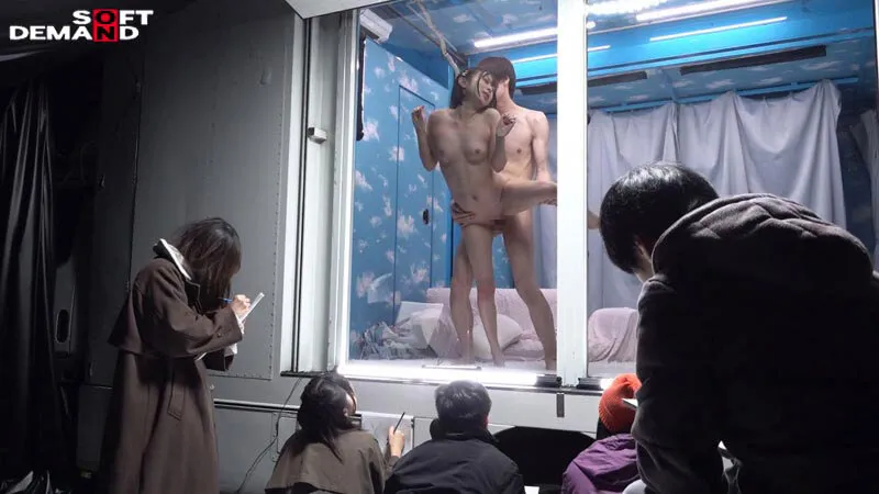 逆転マジックミラー号パート11 お洒落女子に「写真を撮らせてもらえませんか？」と声をかけ承認欲求を満たしたい素人娘をマジックミラー号に連れ込んでマジックミラーを逆転させてデッサン会場で生SEXを大公開するハメに！ サンプル画像 20