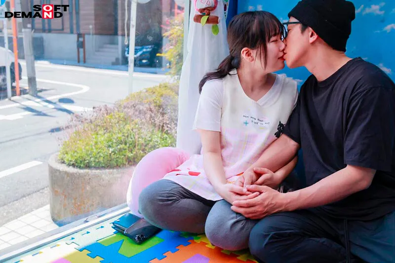 マジックミラー号 母性溢れる保育士さん限定！「おっぱい吸わせてマザコン男子のママ離れをサポートしませんか」乳離れのできない童貞くんを赤面筆おろしのはずが…実は絶倫AV男優で激ピストンで無許可中出し！！ サンプル画像 8