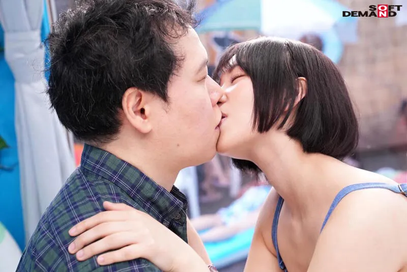 真夏の海水浴場で見つけたショートカットの似合う水着美少女・さえちゃんが 童貞くんを赤面筆おろし のはずが...実は絶倫AV男優で失禁・痙攣お構いなし何度イっても止まらない激ピストンで無許可中出し！ サンプル画像 2