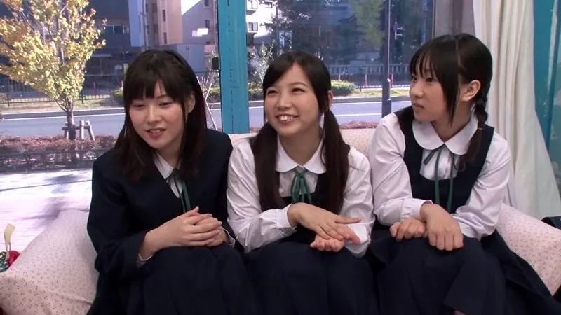 修学旅行生がマジックミラー号でデカチン初体験 大人のズル剥けチ○ポをみんなで測って、起たせて、恥ずかしいけど大興奮！…では終わらず自由行動中にセックスしちゃう女の子も！先生には内緒◆ サンプル画像 1