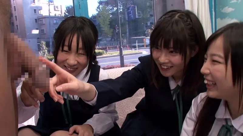 修学旅行生がマジックミラー号でデカチン初体験 大人のズル剥けチ○ポをみんなで測って、起たせて、恥ずかしいけど大興奮！…では終わらず自由行動中にセックスしちゃう女の子も！先生には内緒◆ サンプル画像 2