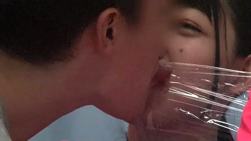 マジックミラー号に夏合宿中の大学水泳部の男女が初乗車！競泳水着でお互いのオナニーを見せ合ったら火が付いて合宿中の禁欲ルールを破り‘禁断SEX’までしてしまうのか！？ サンプル画像 15