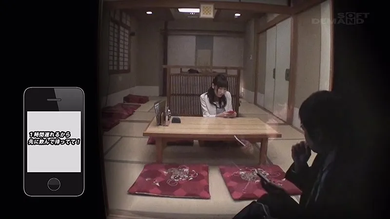 マジックミラー人妻不倫リサーチ 「酔うと急に色っぽくなる妻が心配で…」居酒屋で相席になった男性が妻を酔わせデカチンを握らせたら、鼻息が荒くなり旦那がいることも忘れ、チ○ポにむしゃぶりつくのか！？ サンプル画像 1