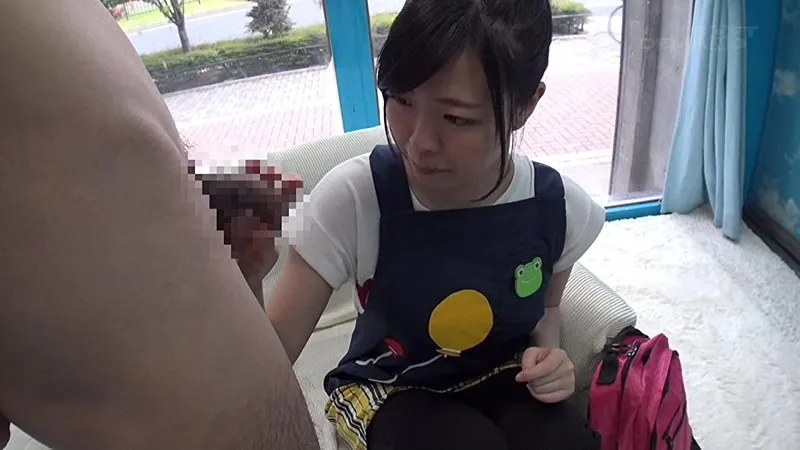 マジックミラー号 「早漏に悩む男性の暴発改善のお手伝いしてくれませんか？」街中で声をかけた押しに弱い心優しい保母さんの卵が敏感チ●ポを励まし互いに何度も気持ちよくなる連続射精SEX！！5 サンプル画像 14