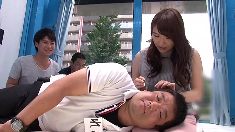 マジックミラー号 恋人が欲しい素人男性ユーザー3名とブライダルプラザ（結婚相談所）にいた1名のご無沙汰アラサ―女子が本気のお見合い大作戦！男3名の中から1名を選び「見つめあい、キスをして、欲情…」 3 サンプル画像 1