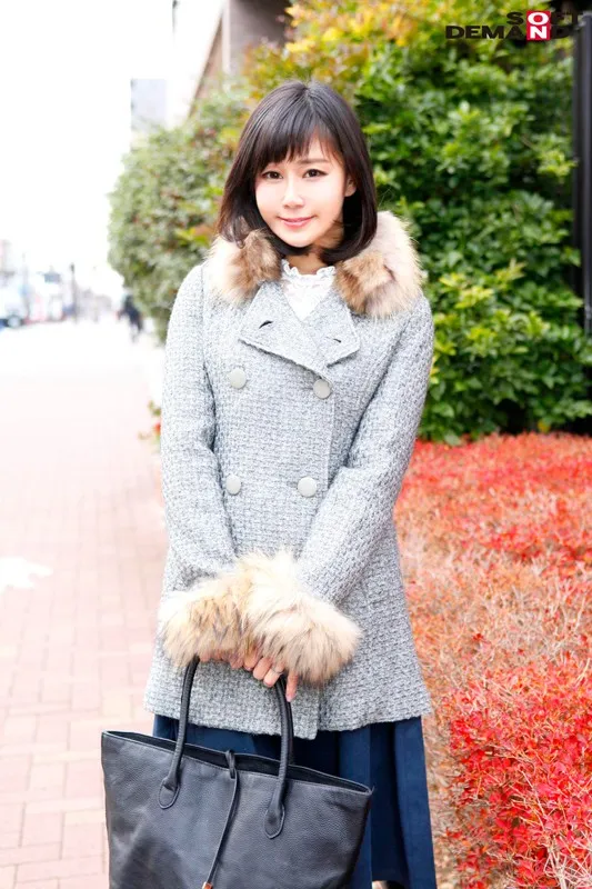 マジックミラー号 夫・妻の目の前で‘100ピストンで絶対に破けるコンドーム’とは知らずに挿入を許しちゃう真正中出しドッキリ企画！「ゴムしているのに気持ちいい！」生挿入とは気づかずに不本意に受け入れる寝取られ強●膣内射精！！ サンプル画像 1