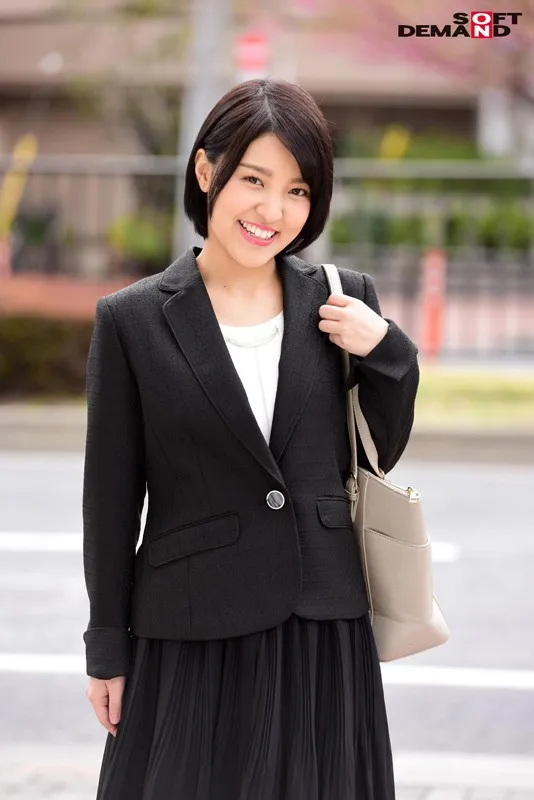 マジックミラー号 卒業式シーズン到来 憧れの大好きな先生と2人っきり！「女性ってどうやったらイクんですか…？」真剣に指導するあまり、男子生徒と女教師が一線を越えた禁断の関係に！ サンプル画像 17