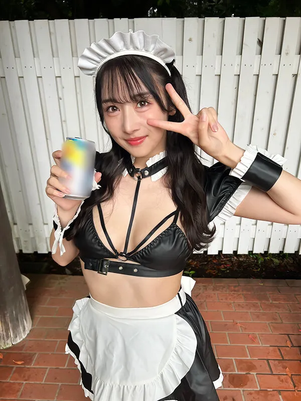 六本木のハロウィンで見つけたパリピが挑戦！巨乳の彼女が何をされても我慢できれば100万円ノーリアクションゲーム！巨乳メイドちゃん サンプル画像 1