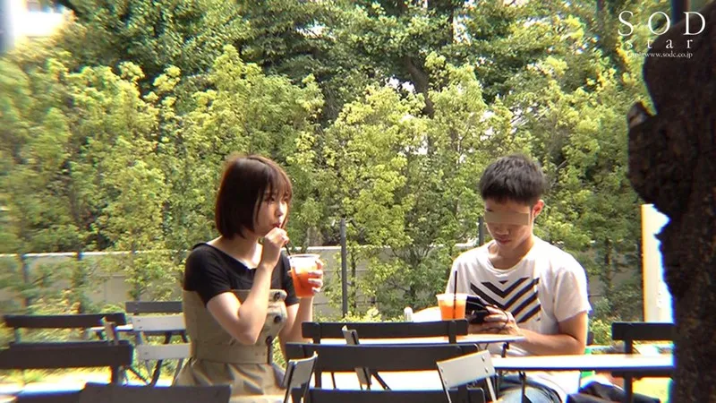 地元にマジックミラー号が来てロケをやっていたのでのぞきにいってみるとなんとそこには憧れの唯井まひろちゃんが！？ 突然大好きなAV女優と2人きり！ハッピーサプライズ童貞筆下ろしSP サンプル画像 16