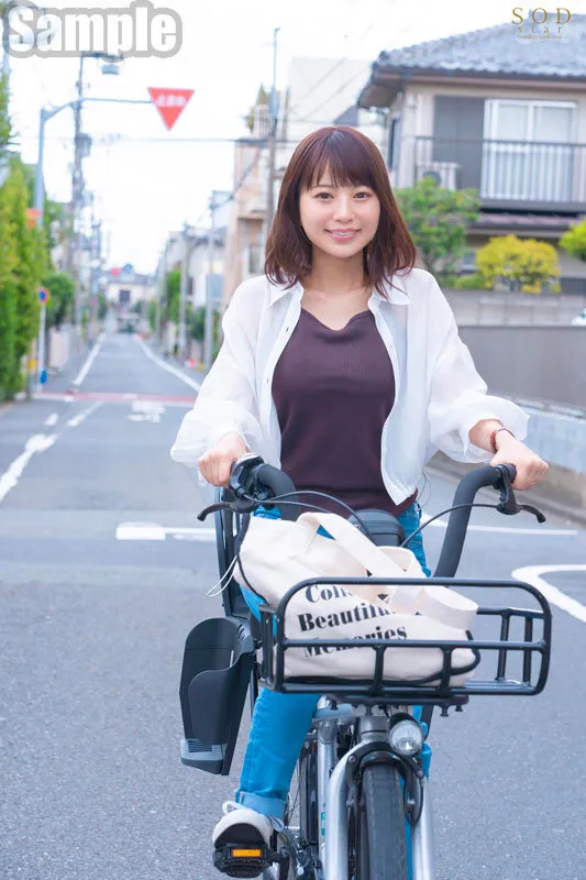 保育園に子供を送ってから迎えまでの8時間 長男のサッカースポ少のコーチと、不倫セックスしまくっている絶倫ママチャリ妻。 天宮花南 サンプル画像 20