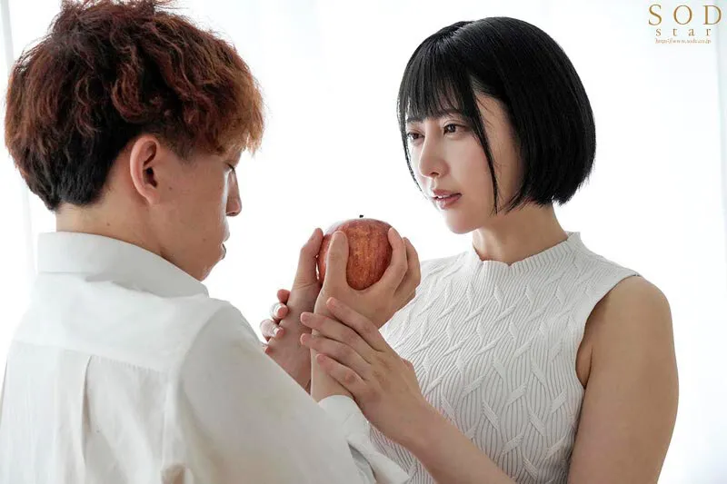 「女性の身体ってこうなってるんだよ？」ミステリアスな美術講師と密なデッサンレッスン 夏目響 サンプル画像 2