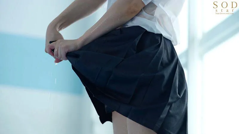 校内で露出誘惑して身も心も弄んでくるイタズラな美少女は幼馴染で誰もが知る有名芸能人。経験乏しい僕らは発情するがまま中出ししまくって所構わずヤりまくった絶倫アオハルSEX。 小湊よつ葉 サンプル画像 11