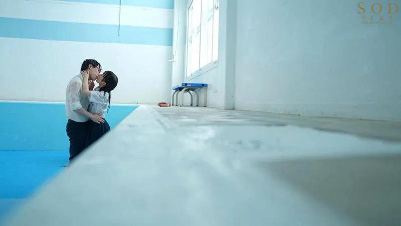 校内で露出誘惑して身も心も弄んでくるイタズラな美少女は幼馴染で誰もが知る有名芸能人。経験乏しい僕らは発情するがまま中出ししまくって所構わずヤりまくった絶倫アオハルSEX。 小湊よつ葉 サンプル画像 12