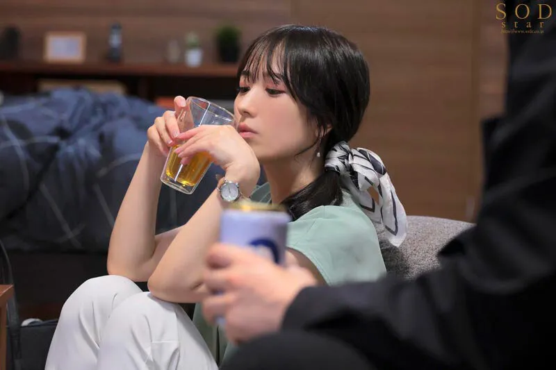 苦手な同僚と飲み会帰りに勢いでワンナイトしてしまったら膣奥フィットするチ〇ポの相性が良すぎて人生最高の絶頂感を味わってしまい…全然好きじゃないのにおかわりセックスしまくった 小湊よつ葉 サンプル画像 2