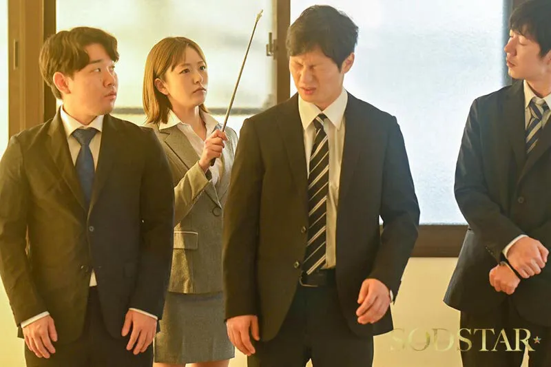 串刺し中出し乱交 引率担当で行った研修合宿で生意気な新入社員たちに恨まれ…常に上下穴封鎖されて膣内射精に身悶える美脚人事部OL 青空ひかり サンプル画像 3