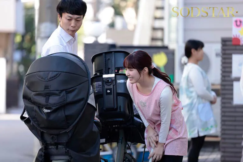 息子が通う保育園の美人先生と妻子が実家に帰省中に自宅密会をして1週間ヤリまくった絶倫不倫セックス 矢埜愛茉 サンプル画像 2