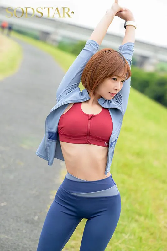 ランニング終わりのプリ尻スレンダーS級モデル美女を追跡して、バレずに自宅に押し入り汗だく潜入性交で濃密キメセク。 紗倉まな サンプル画像 2