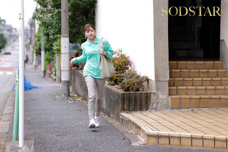 引きこもり訪問支援 ゴミ屋敷に放置された大量のシコティッシュに見かねて内緒でチンカス塗れのチンチンも笑顔で性サポートしてくれる優しいお手伝いさん 青空ひかり サンプル画像 2