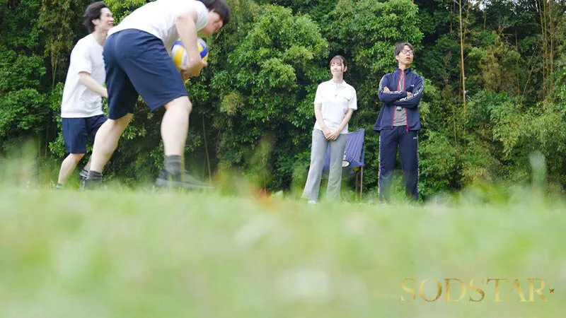 【合宿輪●テロ】裏垢で部員たちを小馬鹿にしていた美人顧問を性処理係にして徹底的に理解らせたwww 彩月七緒 サンプル画像 2