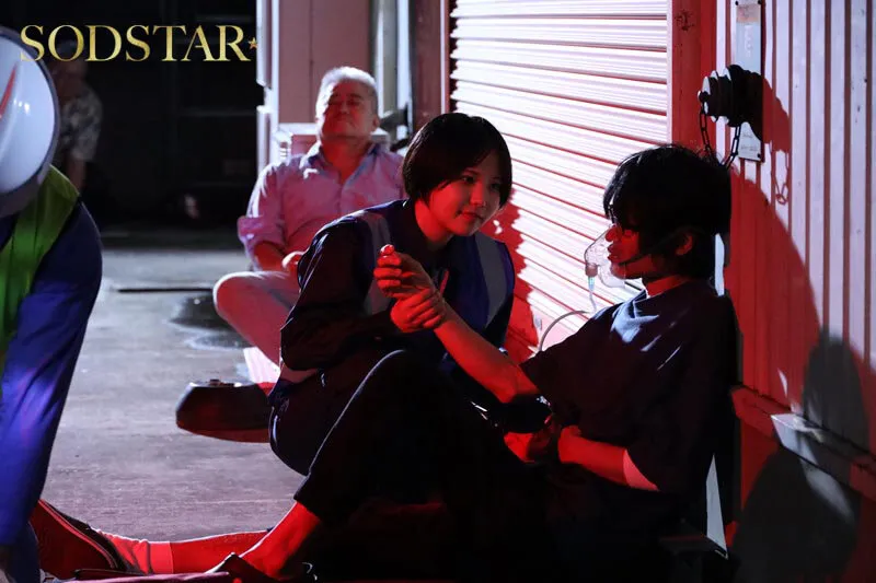 【性処理救助】避難生活で正義感あふれる災害レスキュー隊員が救助の一環として、集団中出しを受け入れるまでの1か月間 柴崎はる サンプル画像 4