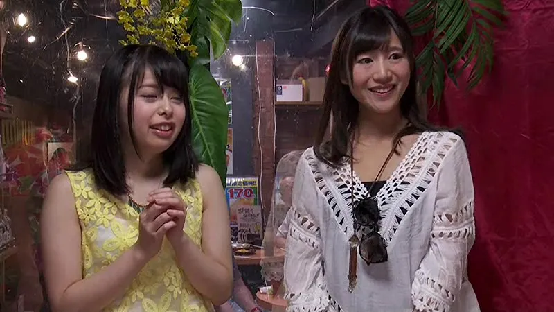 羞恥！彼氏連れ素人娘をマシンバイブでこっそり攻めまくれ！13 素人VSマシンバイブ 激安居酒屋にマジックミラー特設スタジオを設置 夏ガールは冷たいビールと真夏の日差しに激ゲキヤバ開放的になってしまうのか？編 サンプル画像 12