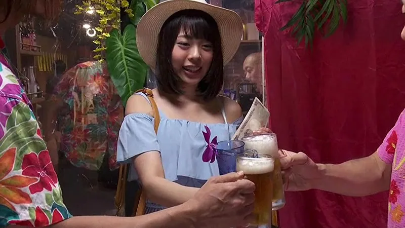 羞恥！彼氏連れ素人娘をマシンバイブでこっそり攻めまくれ！13 素人VSマシンバイブ 激安居酒屋にマジックミラー特設スタジオを設置 夏ガールは冷たいビールと真夏の日差しに激ゲキヤバ開放的になってしまうのか？編 サンプル画像 8