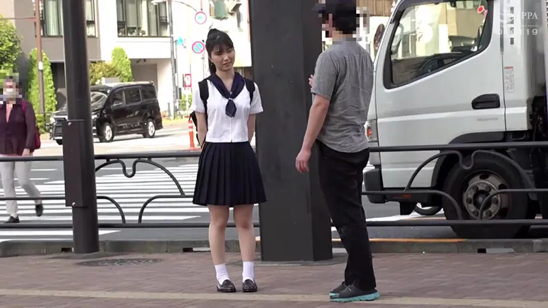 街行く女子○生がおま○こ丸出し拘束されたまま何度もイカされ絶頂潮吹き！連続生中出しも拒めない！撮って出しマジックミラー号～つむぎ編～ サンプル画像 1